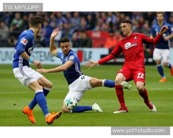 沙尔克04陷入降级泥潭,德甲生存危机愈发严峻 沙尔克04陷入降级泥潭,德甲生存危机愈发严峻